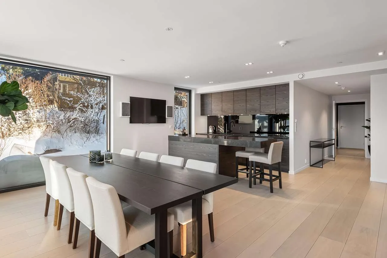 Home Window Repair: Signs, DIY vs Pro